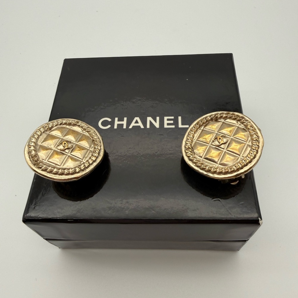 Vintage Chanel CC Matelasse clip-on earrings
